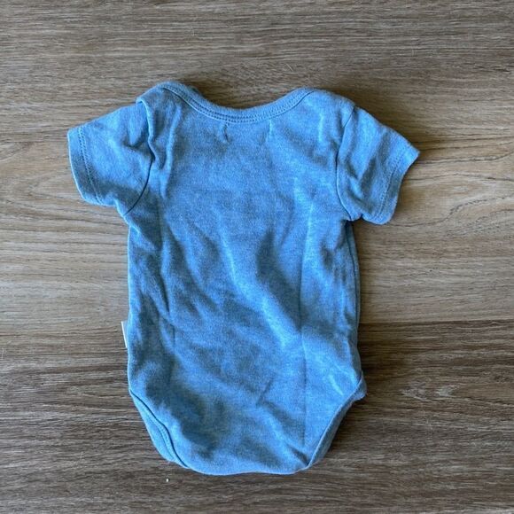 RABBIT + BEAR BABY 100% ORGANIC COTTON ON PIECE BODYSUIT BLUE KIDS 0-3 MONTHS - Picture 3 of 4
